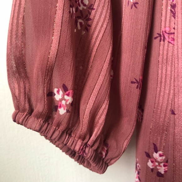 NWT Altar’d State Woman’s Surplice Neckline Floral Dress - Picture 3 of 9